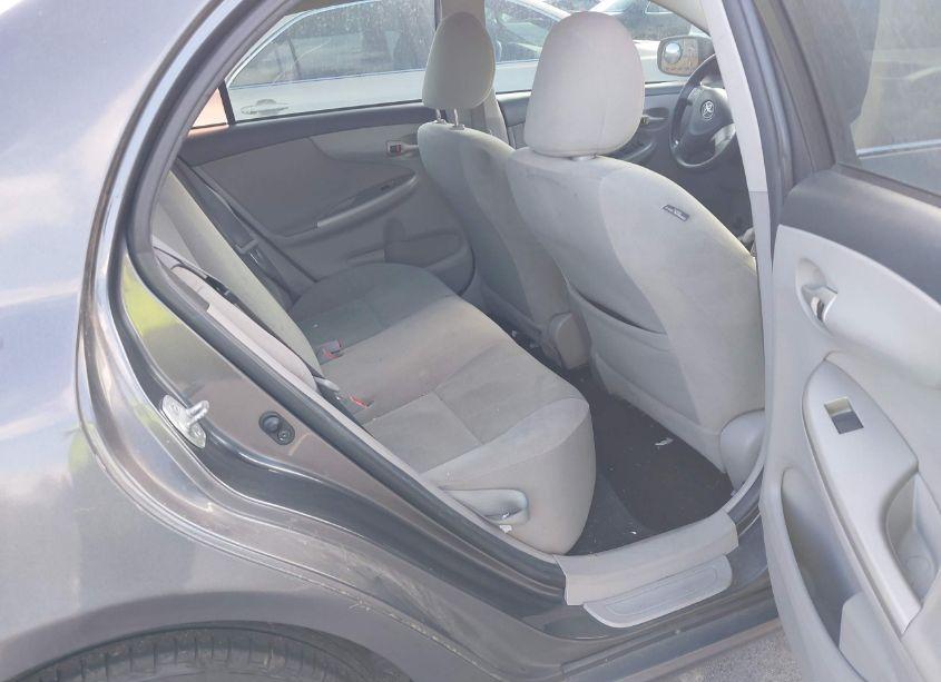 Photo 8 of 2013 Toyota Corolla LE (VIN 2T1BU4EE6DC114749)