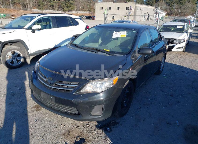 Photo 2 of 2013 Toyota Corolla LE (VIN 2T1BU4EE6DC118381)
