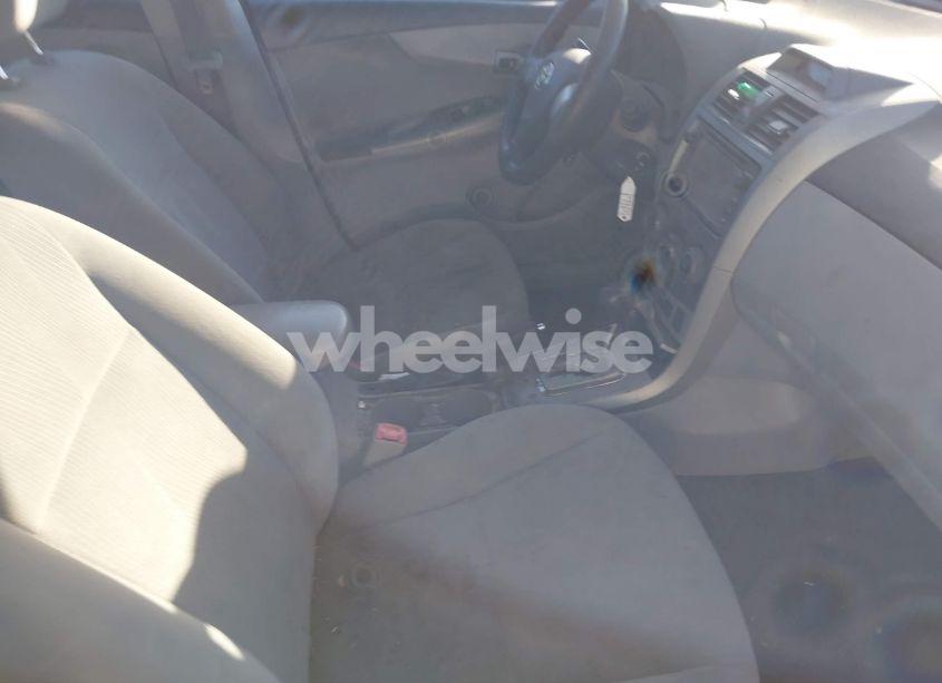 Photo 5 of 2013 Toyota Corolla LE (VIN 2T1BU4EE6DC118381)