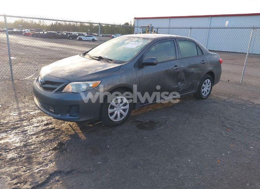 Photo 2 of 2013 Toyota Corolla L (VIN 2T1BU4EE6DC119241)