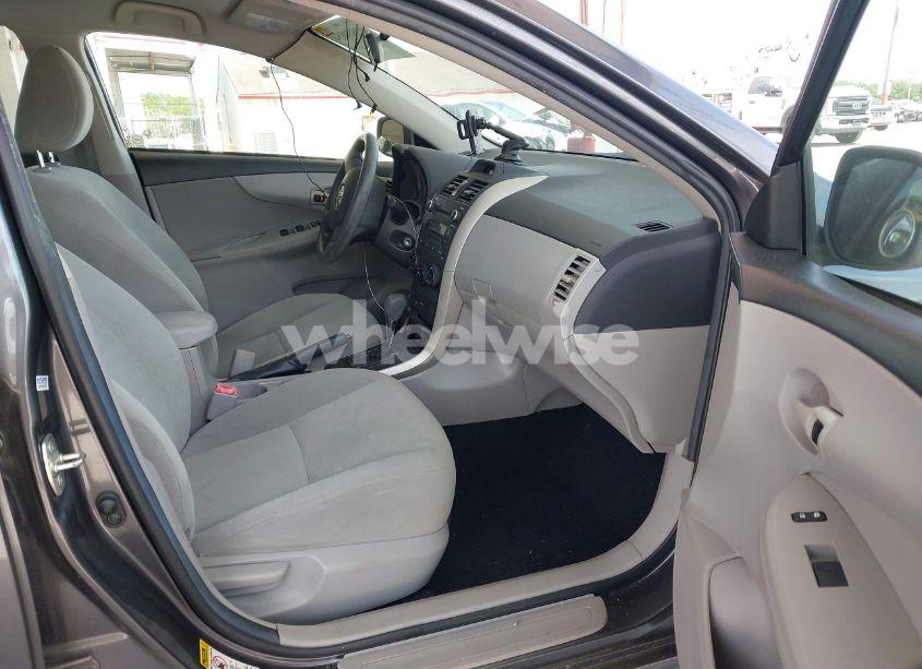 Photo 5 of 2013 Toyota Corolla L (VIN 2T1BU4EE6DC123645)