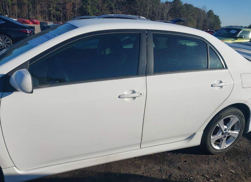 Photo 14 of 2013 Toyota Corolla S (VIN 2T1BU4EE6DC950836)