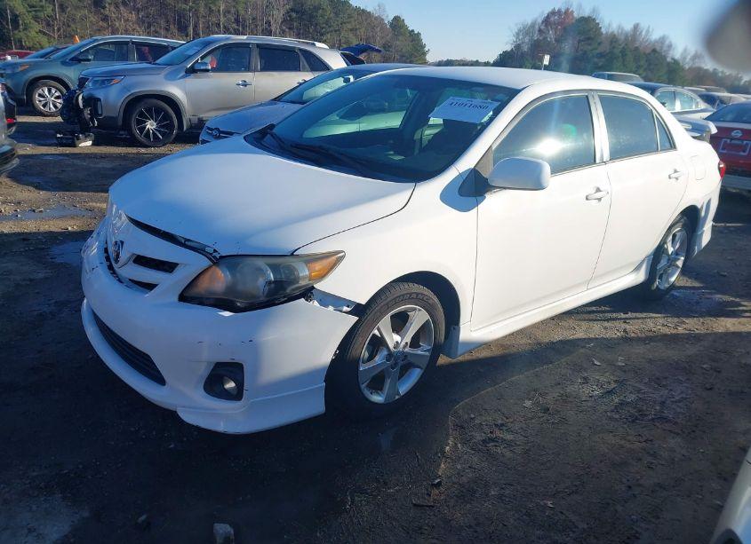 Photo 2 of 2013 Toyota Corolla S (VIN 2T1BU4EE6DC950836)