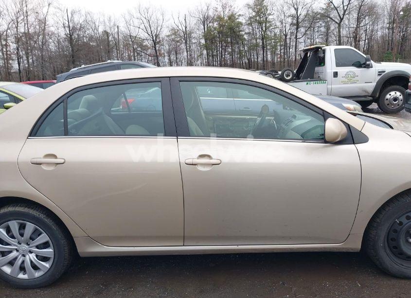 Photo 13 of 2013 Toyota Corolla LE (VIN 2T1BU4EE6DC950884)