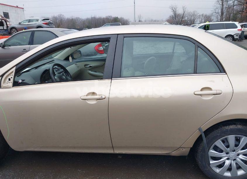 Photo 14 of 2013 Toyota Corolla LE (VIN 2T1BU4EE6DC950884)