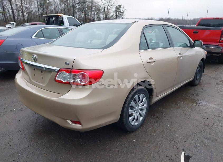 Photo 4 of 2013 Toyota Corolla LE (VIN 2T1BU4EE6DC950884)