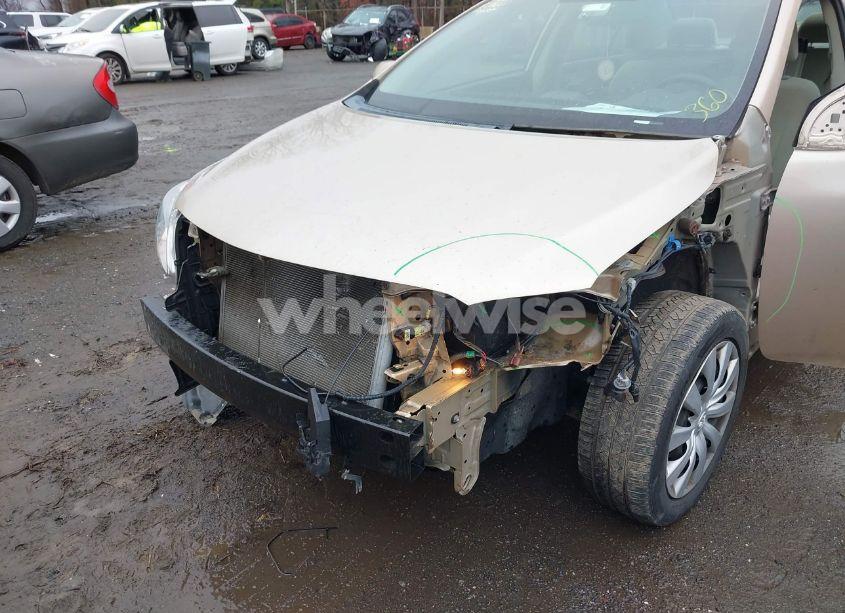 Photo 6 of 2013 Toyota Corolla LE (VIN 2T1BU4EE6DC950884)