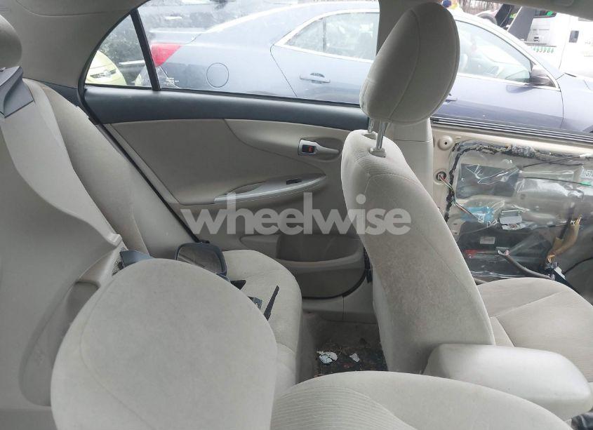 Photo 8 of 2013 Toyota Corolla LE (VIN 2T1BU4EE6DC950884)