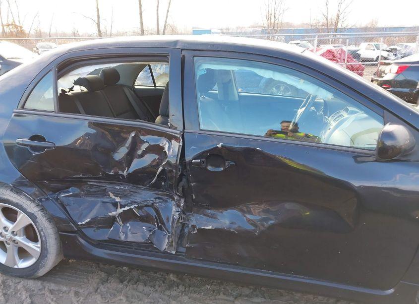 Photo 13 of 2013 Toyota Corolla S (VIN 2T1BU4EE6DC967250)