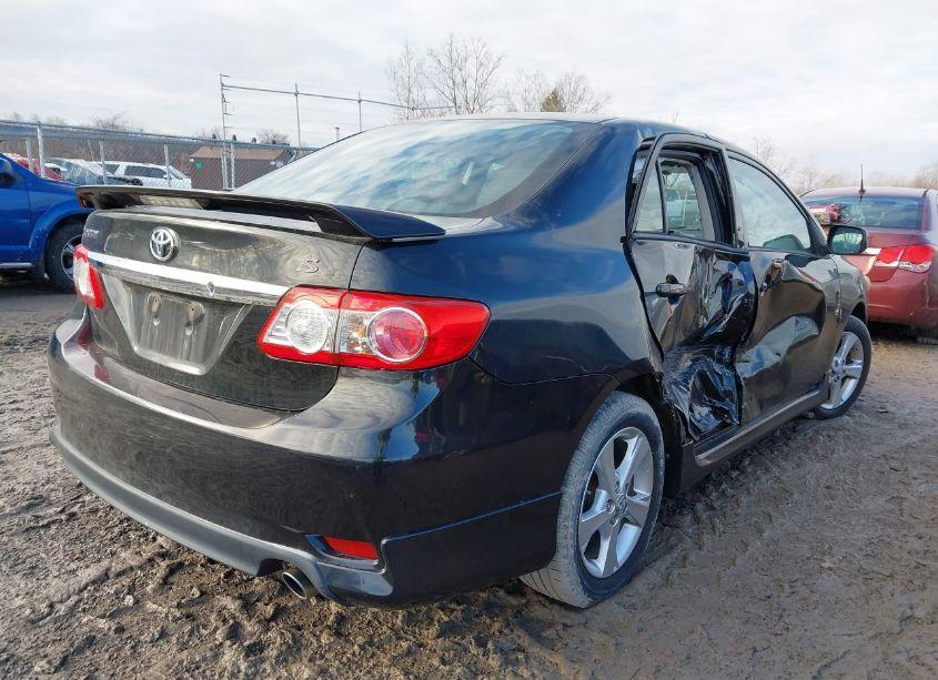 Photo 4 of 2013 Toyota Corolla S (VIN 2T1BU4EE6DC967250)