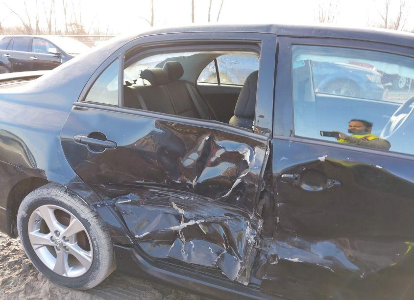 Photo 6 of 2013 Toyota Corolla S (VIN 2T1BU4EE6DC967250)