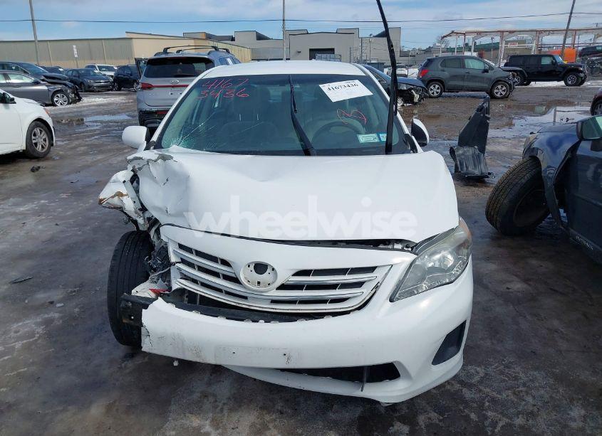 Photo 12 of 2013 Toyota Corolla LE (VIN 2T1BU4EE6DC971136)