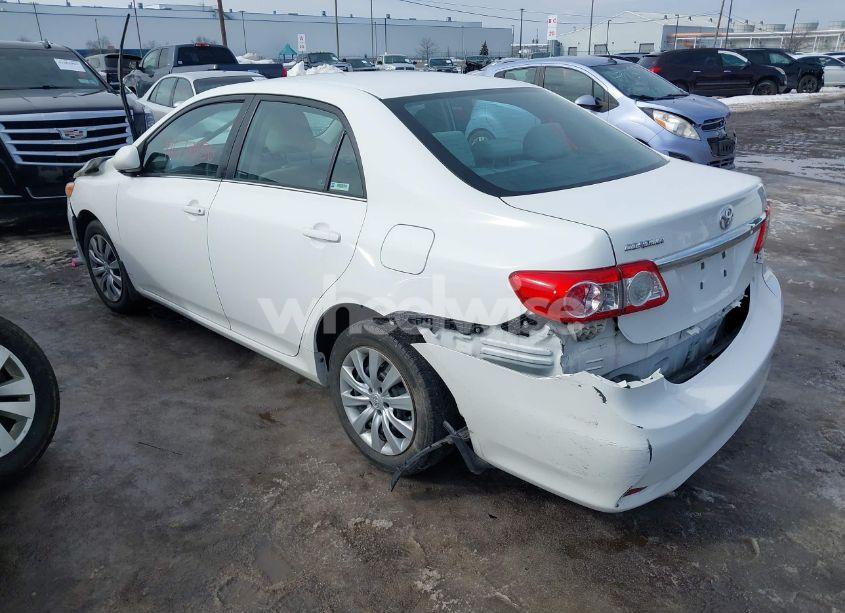 Photo 3 of 2013 Toyota Corolla LE (VIN 2T1BU4EE6DC971136)
