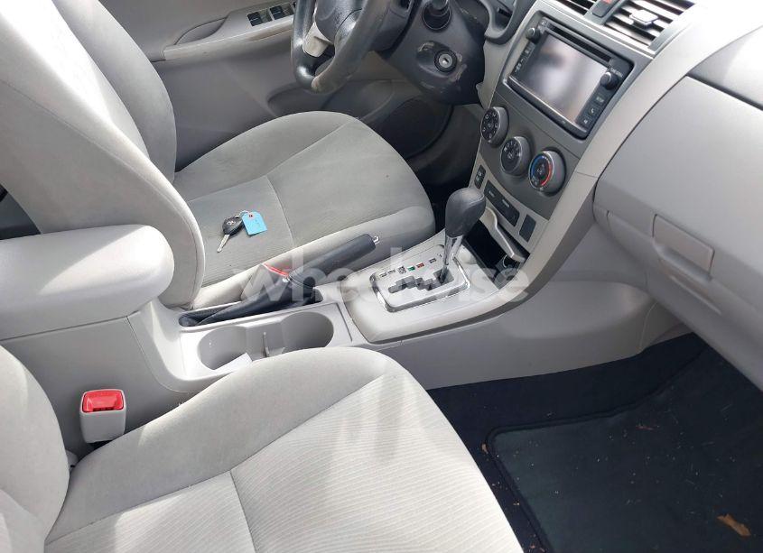 Photo 5 of 2013 Toyota Corolla LE (VIN 2T1BU4EE6DC971136)