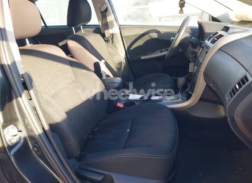 Photo 5 of 2013 Toyota Corolla S/LE (VIN 2T1BU4EE6DC973839)