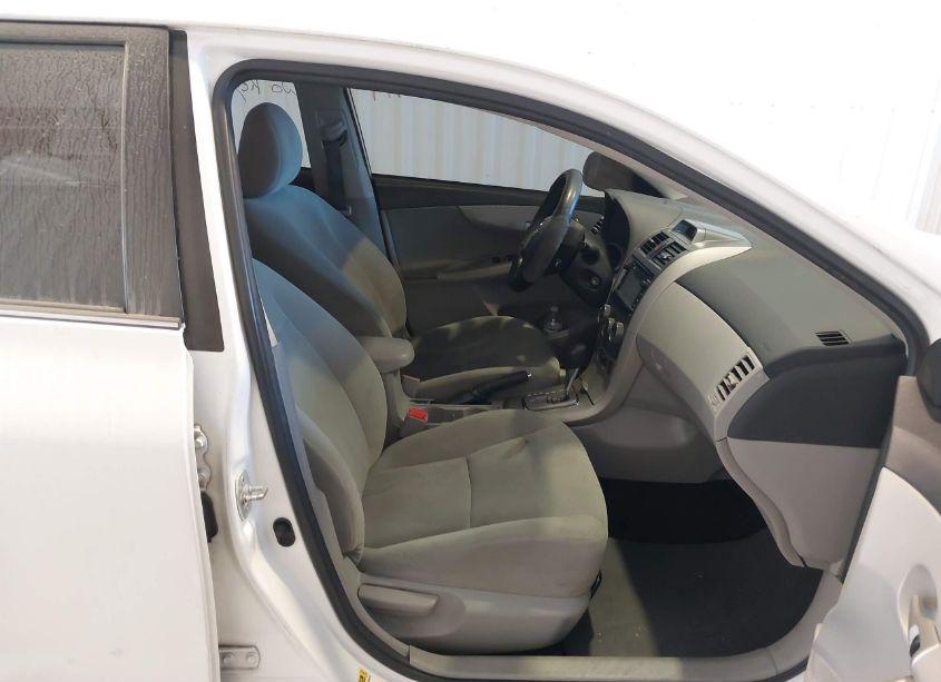 Photo 5 of 2013 Toyota Corolla LE (VIN 2T1BU4EE6DC974263)