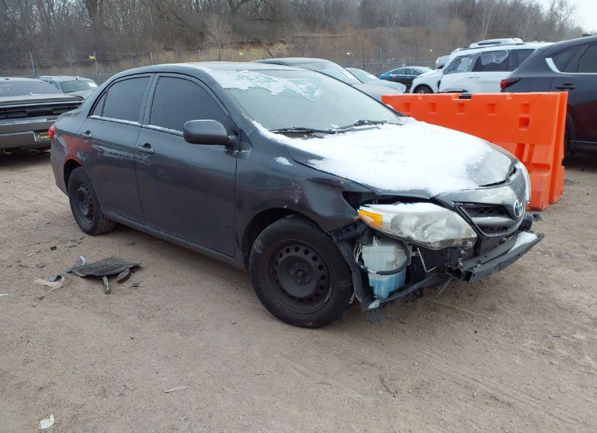 2013 Toyota Corolla L (VIN 2T1BU4EE6DC983920) main photo