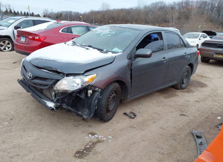 Photo 2 of 2013 Toyota Corolla L (VIN 2T1BU4EE6DC983920)