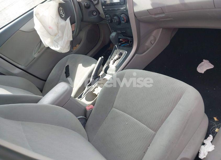 Photo 5 of 2010 Toyota Corolla LE (VIN 2T1BU4EE7AC258404)