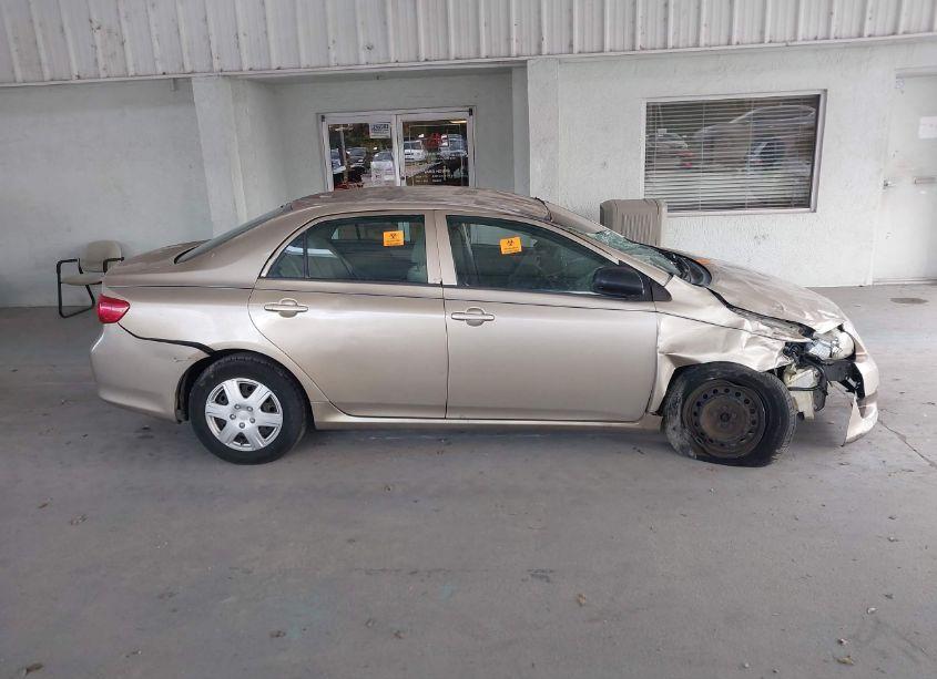 Photo 13 of 2010 Toyota Corolla LE (VIN 2T1BU4EE7AC416952)