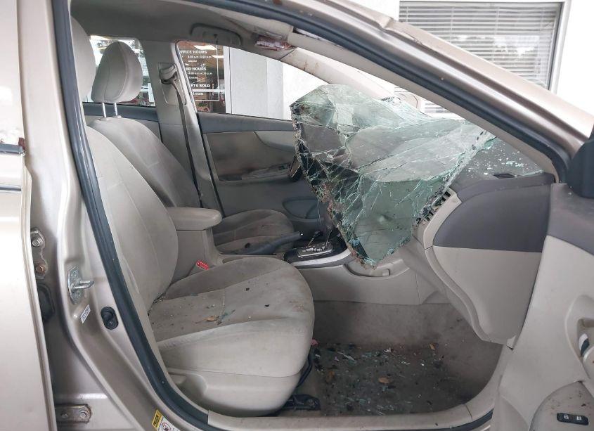 Photo 5 of 2010 Toyota Corolla LE (VIN 2T1BU4EE7AC416952)