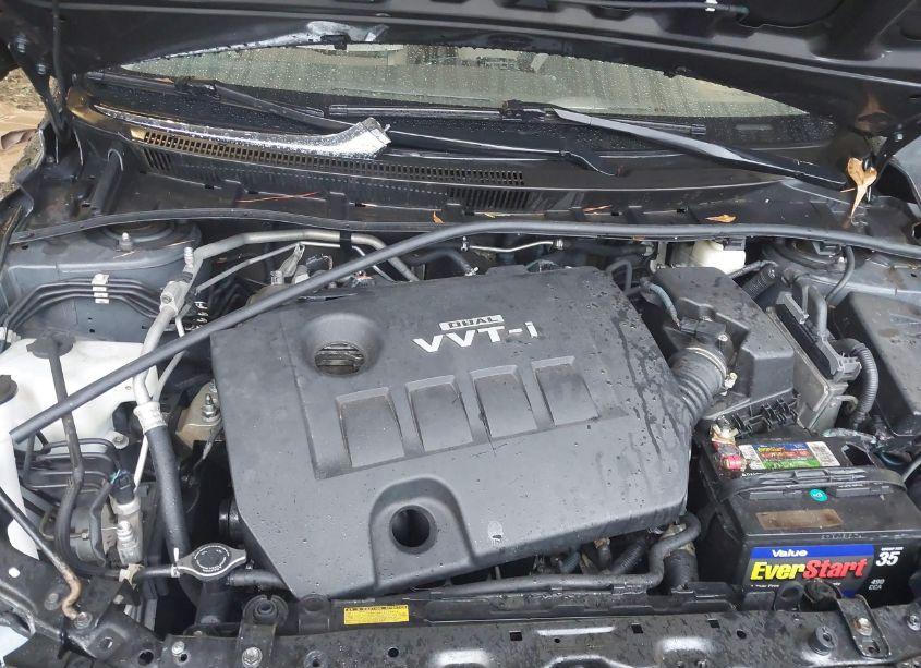 Photo 10 of 2010 Toyota Corolla LE (VIN 2T1BU4EE7AC487715)