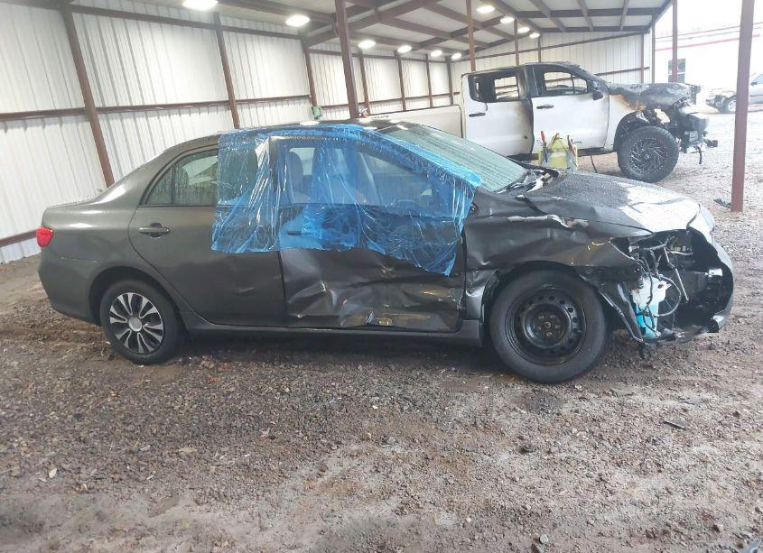 Photo 12 of 2010 Toyota Corolla LE (VIN 2T1BU4EE7AC487715)