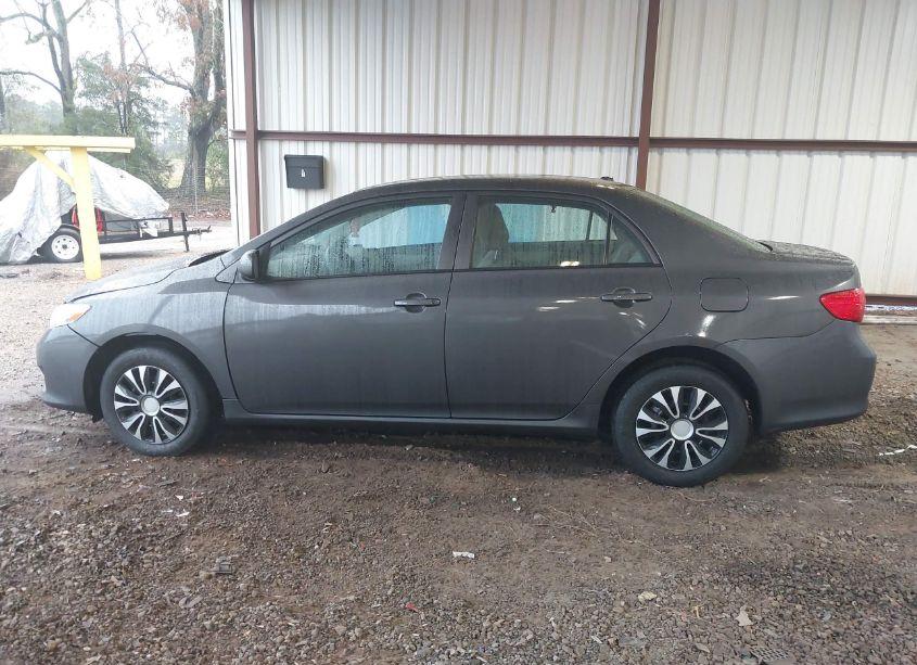 Photo 13 of 2010 Toyota Corolla LE (VIN 2T1BU4EE7AC487715)