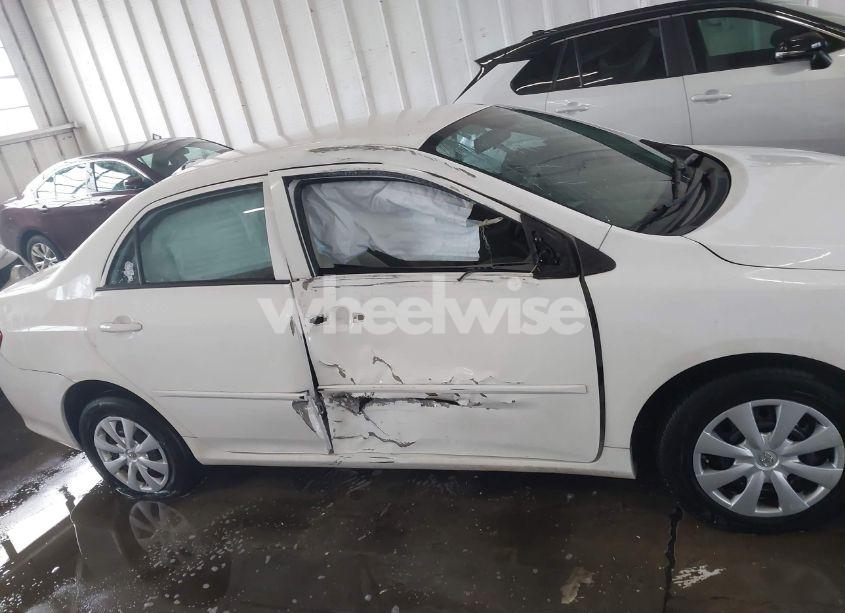 Photo 13 of 2010 Toyota Corolla LE (VIN 2T1BU4EE7AC517991)