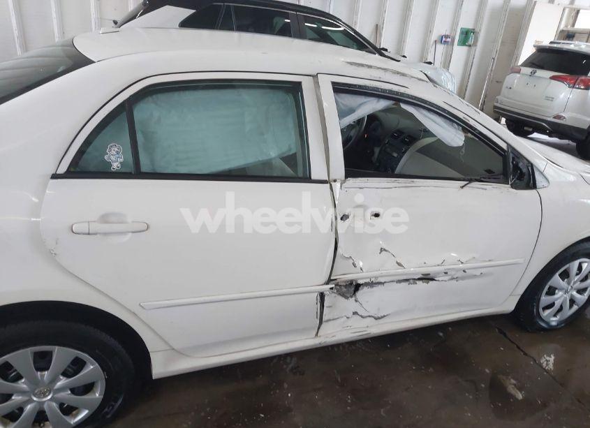 Photo 17 of 2010 Toyota Corolla LE (VIN 2T1BU4EE7AC517991)