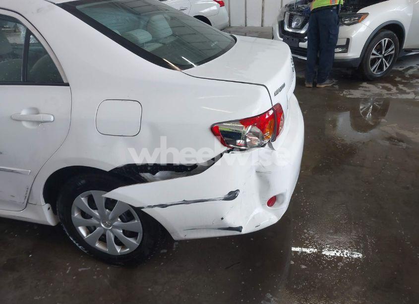 Photo 18 of 2010 Toyota Corolla LE (VIN 2T1BU4EE7AC517991)