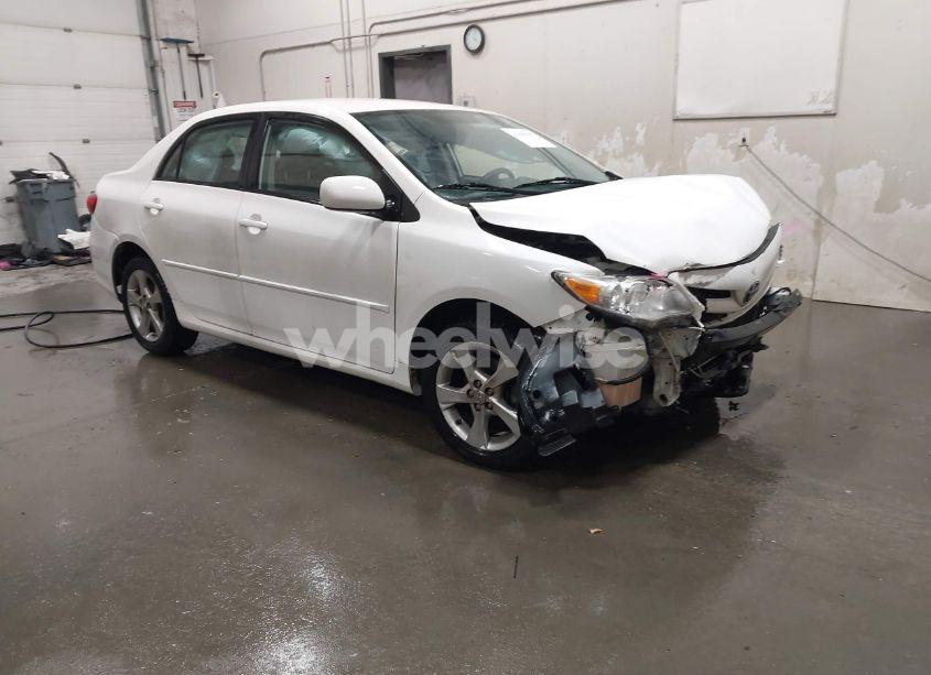2011 Toyota Corolla LE (VIN 2T1BU4EE7BC559398) main photo