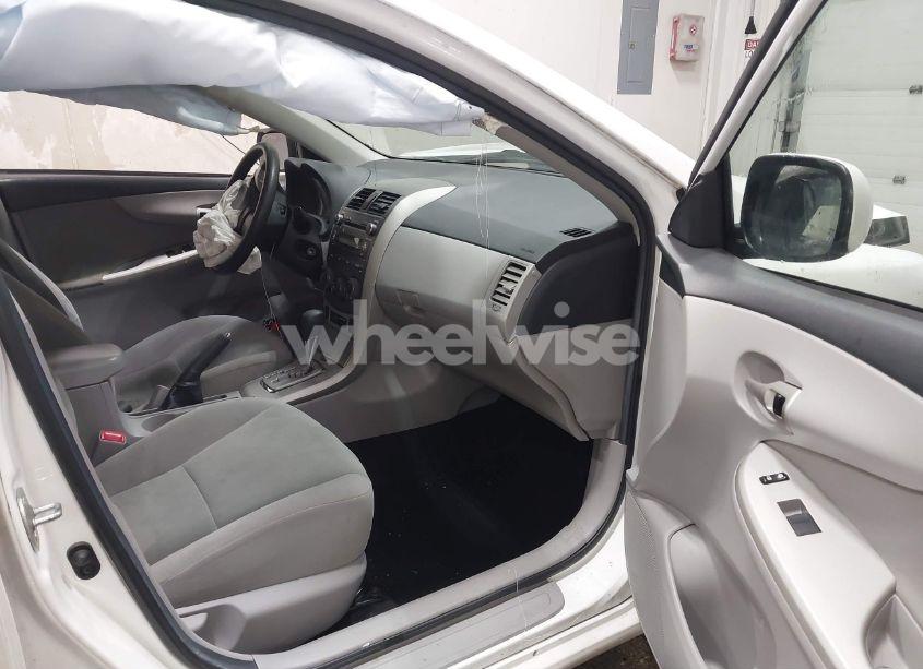 Photo 5 of 2011 Toyota Corolla LE (VIN 2T1BU4EE7BC559398)