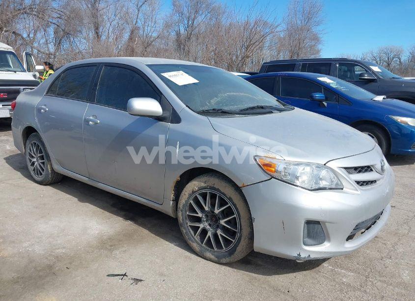 2011 Toyota Corolla LE (VIN 2T1BU4EE7BC560261) main photo