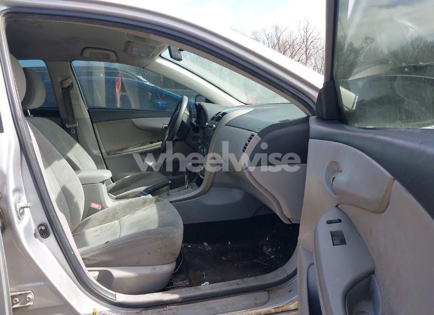 Photo 5 of 2011 Toyota Corolla LE (VIN 2T1BU4EE7BC560261)