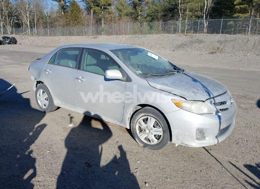 2011 Toyota Corolla LE (VIN 2T1BU4EE7BC605196) main photo