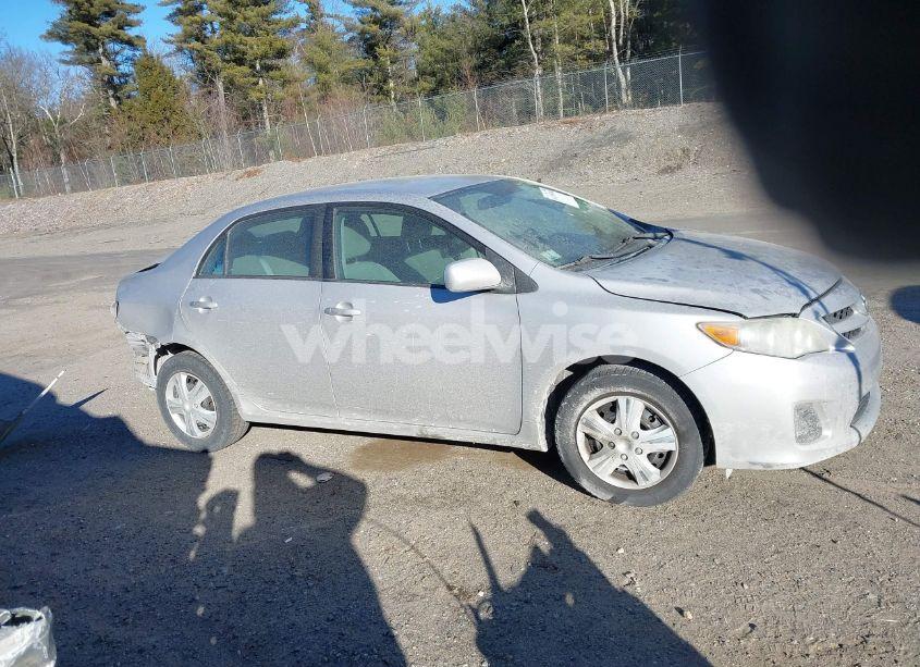 Photo 13 of 2011 Toyota Corolla LE (VIN 2T1BU4EE7BC605196)