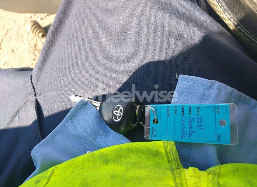 Photo 11 of 2011 Toyota Corolla S (VIN 2T1BU4EE7BC606154)