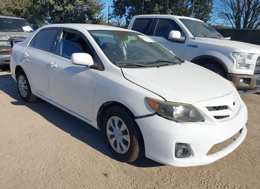2011 Toyota Corolla LE (VIN 2T1BU4EE7BC607370) main photo