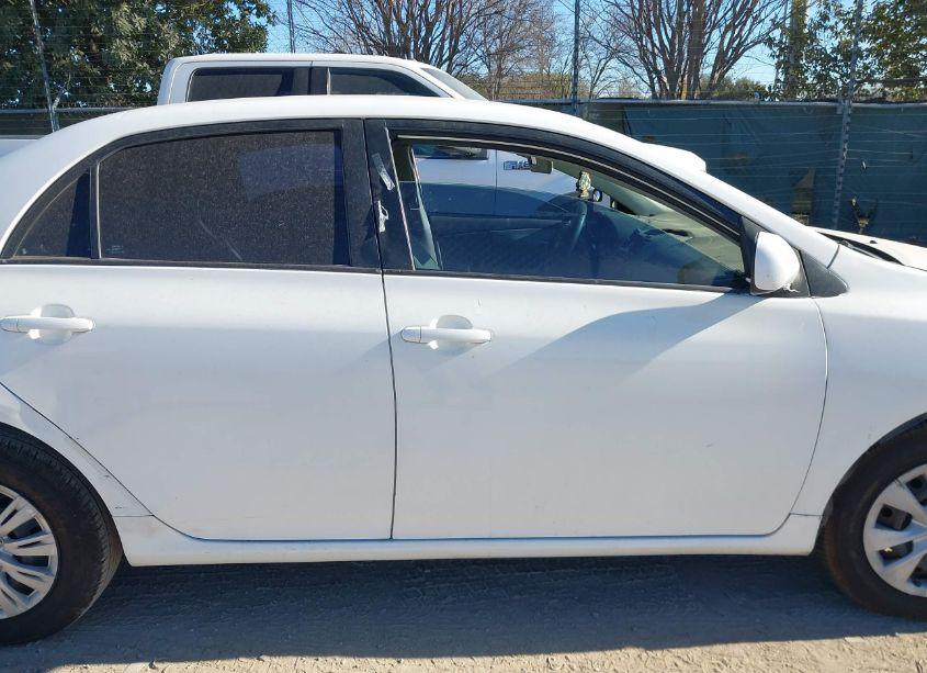 Photo 12 of 2011 Toyota Corolla LE (VIN 2T1BU4EE7BC607370)