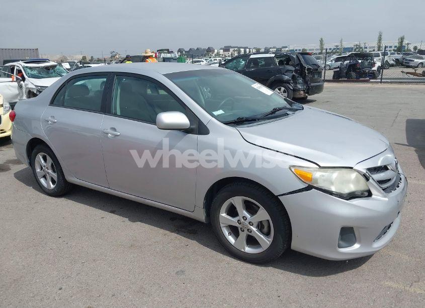 2011 Toyota Corolla LE (VIN 2T1BU4EE7BC638876) main photo