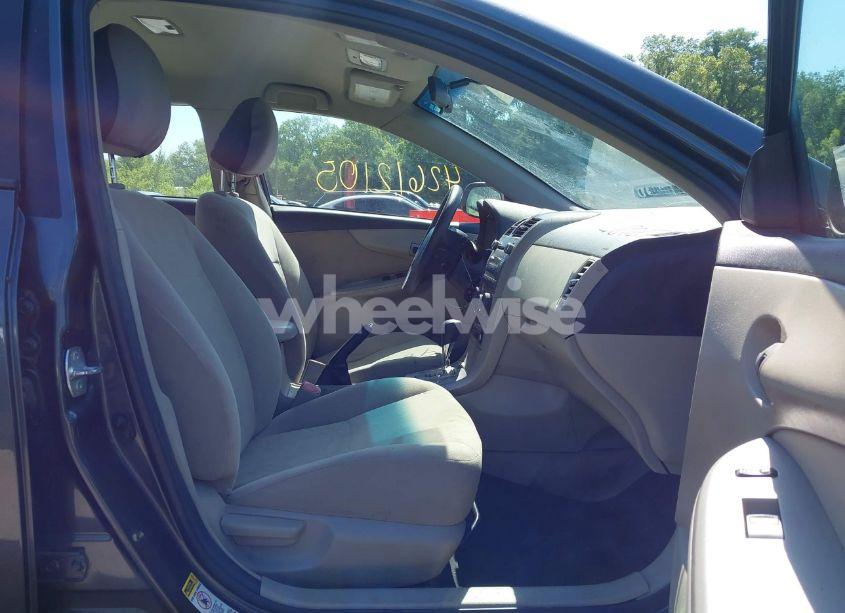 Photo 5 of 2011 Toyota Corolla LE (VIN 2T1BU4EE7BC639073)