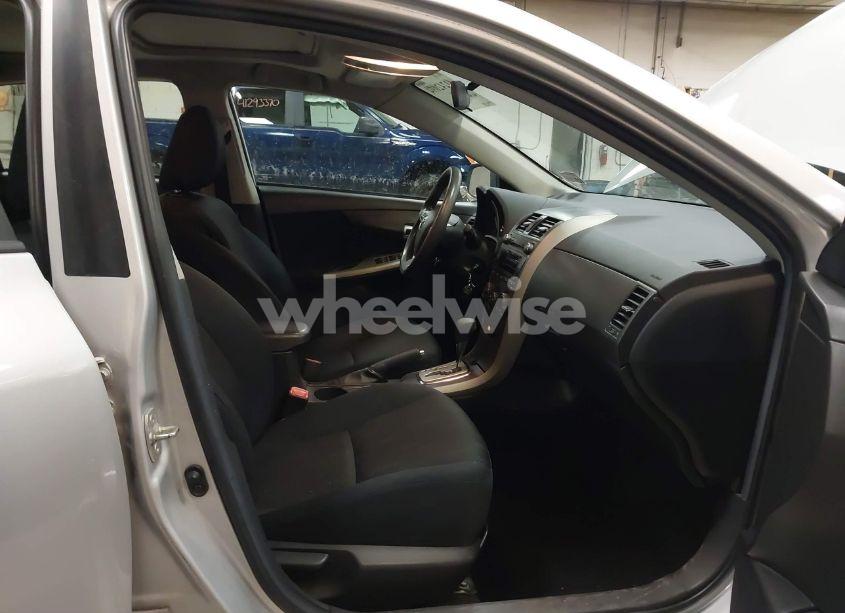 Photo 5 of 2011 Toyota Corolla S (VIN 2T1BU4EE7BC703452)