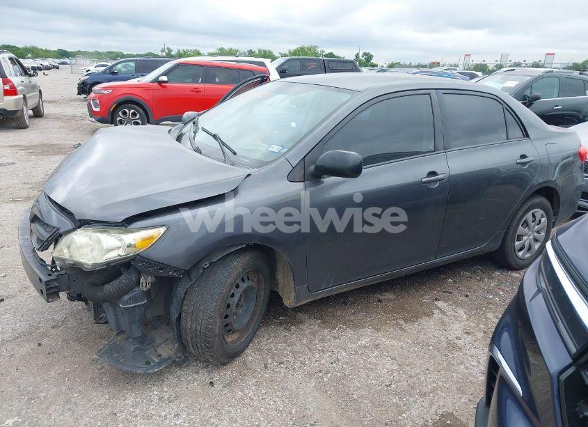Photo 2 of 2011 Toyota Corolla LE (VIN 2T1BU4EE7BC721644)