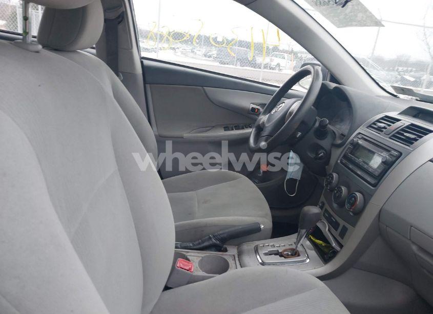 Photo 5 of 2012 Toyota Corolla LE (VIN 2T1BU4EE7CC786690)