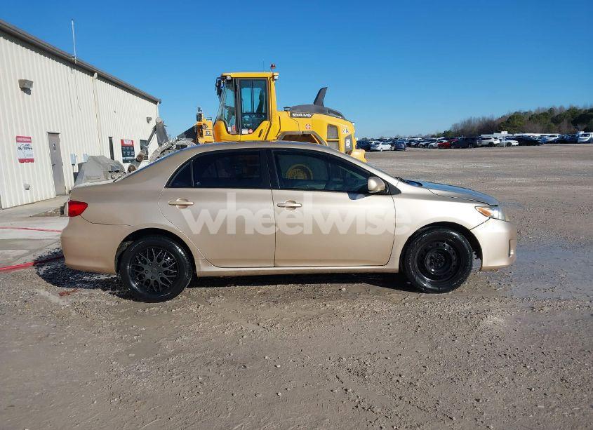 Photo 13 of 2012 Toyota Corolla (VIN 2T1BU4EE7CC897028)