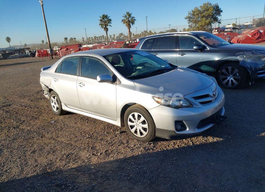 2013 Toyota Corolla S (VIN 2T1BU4EE7DC016359) main photo