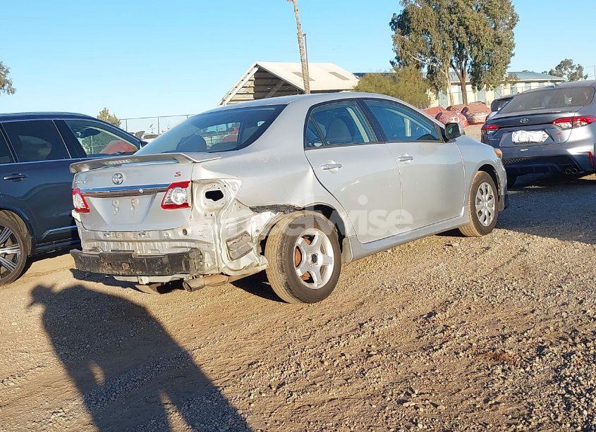 Photo 4 of 2013 Toyota Corolla S (VIN 2T1BU4EE7DC016359)