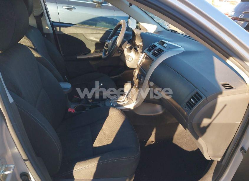 Photo 5 of 2013 Toyota Corolla S (VIN 2T1BU4EE7DC016359)