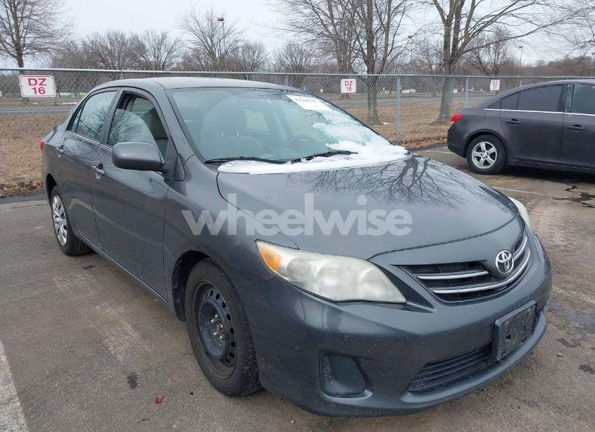 2013 Toyota Corolla LE (VIN 2T1BU4EE7DC026597) main photo